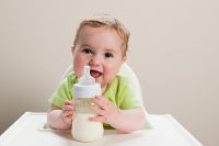 Top các dòng sữa công thức cho bé dưới 1 tuổi giúp con tăng cân ổn định được các mẹ đánh giá tốt
